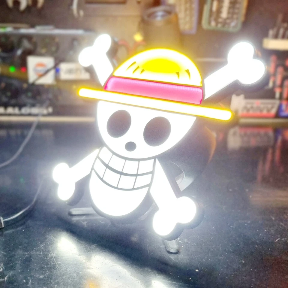ONE PIECE LED Lightbox Abat Jour. Lampada da Tavolo Teschio Dei Pirati Manga Jap - Immagine 2 di 4