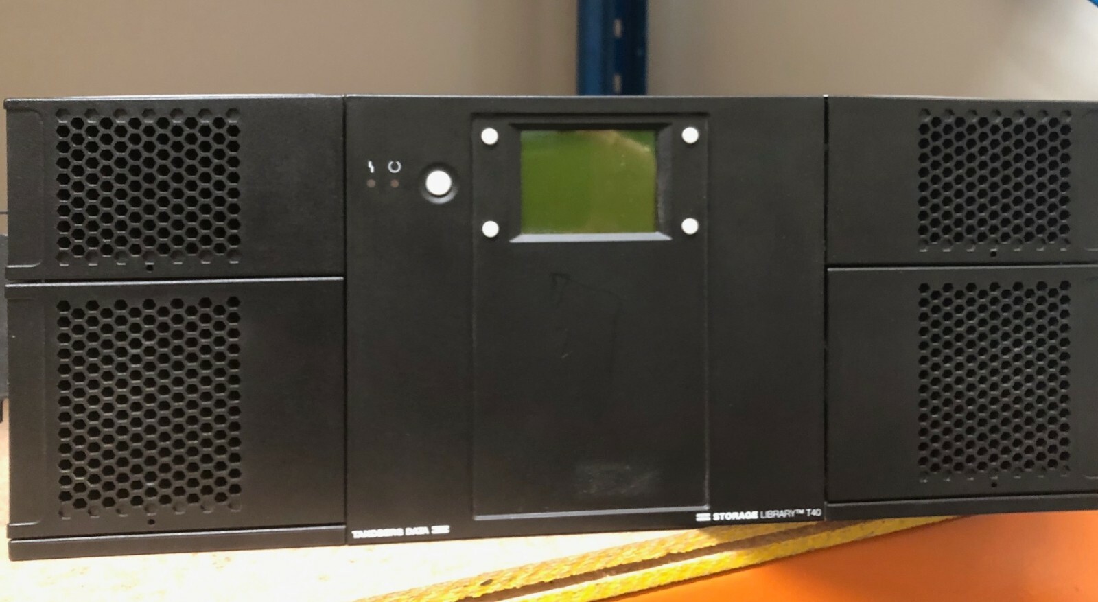 Tandberg Data StorageLibrary T40+ (2 x LTO6 Internal Drives FC, 40