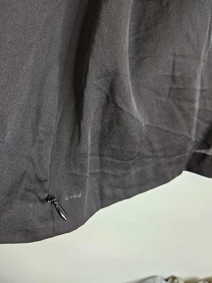 Classiques Entier 100% Silk Blouse Pleated Sleeveless Women's Size XS Black - Image 3 of 4