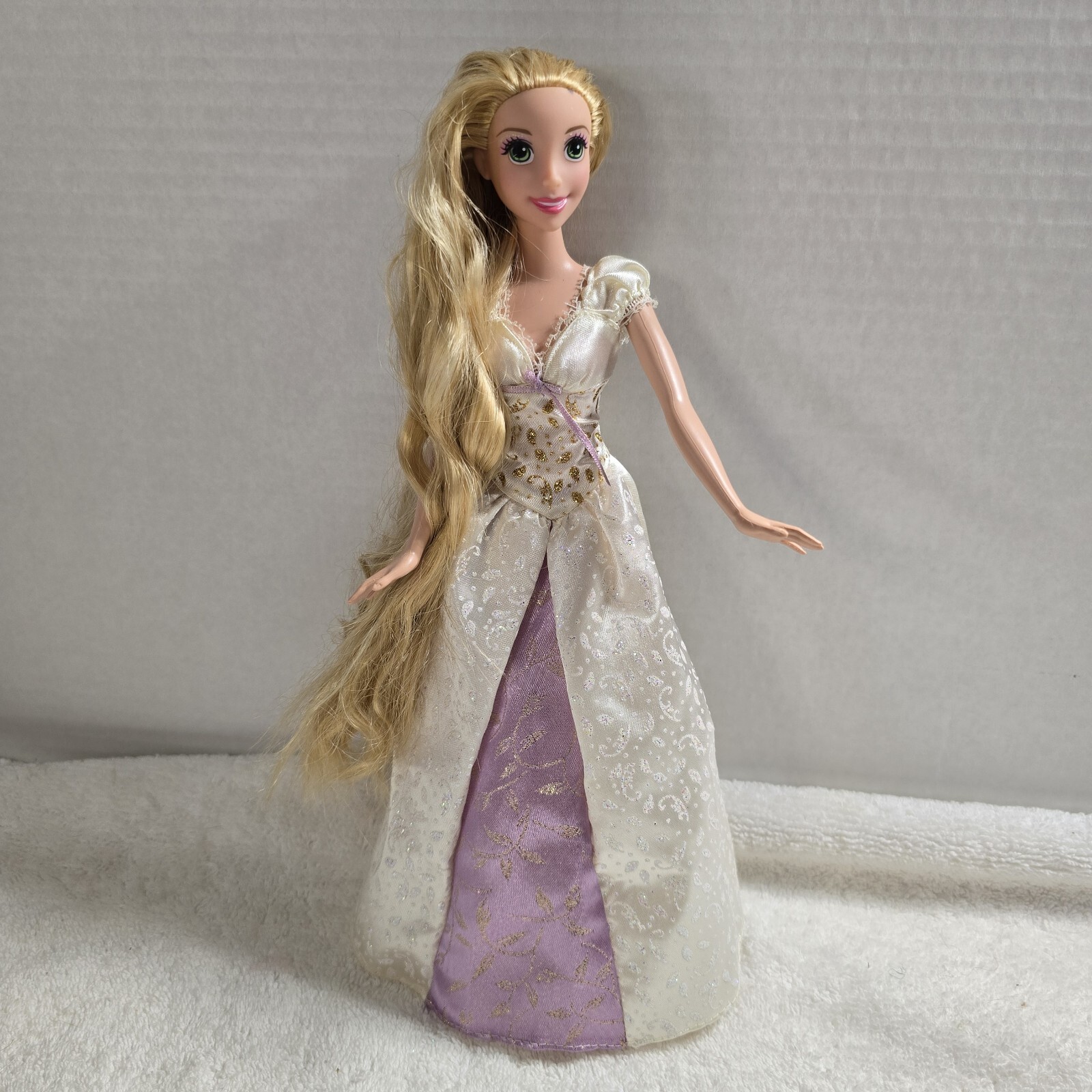 2012 Royal Celebration Rapunzel HTF