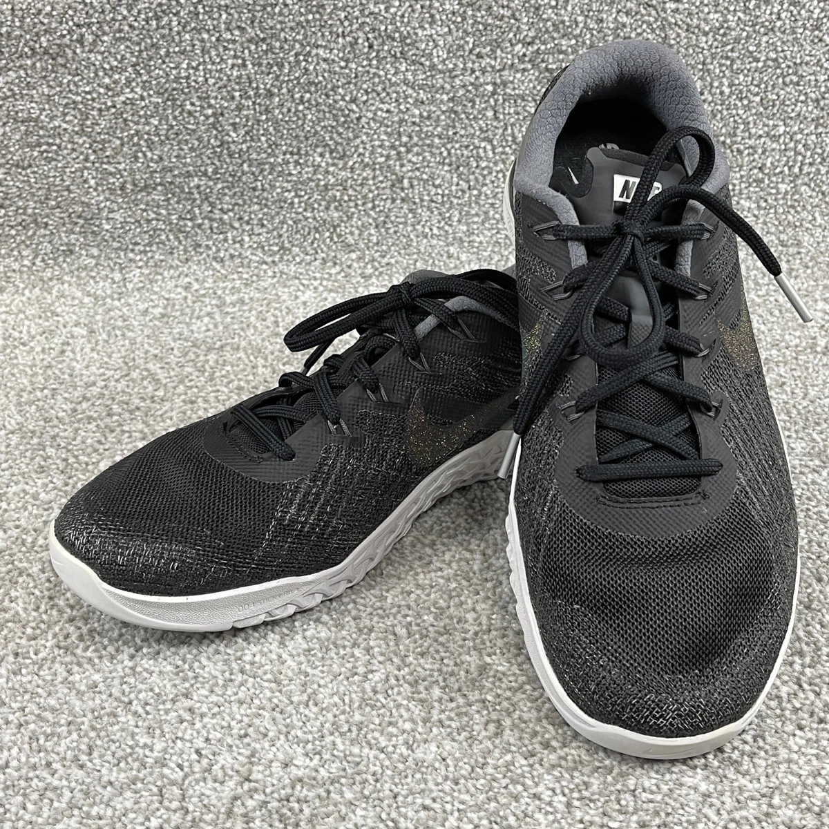 Women's nike top metcon 3 metallic