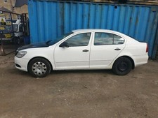 SKODA OCTAVIA MK2 FACELIFT 1.9 TDI 2010 ONWARDS WHITE/BLACK BREAKING