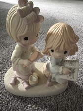 2002 Precious Moments Friends Always Deserve Special Treatment Figurine 108538