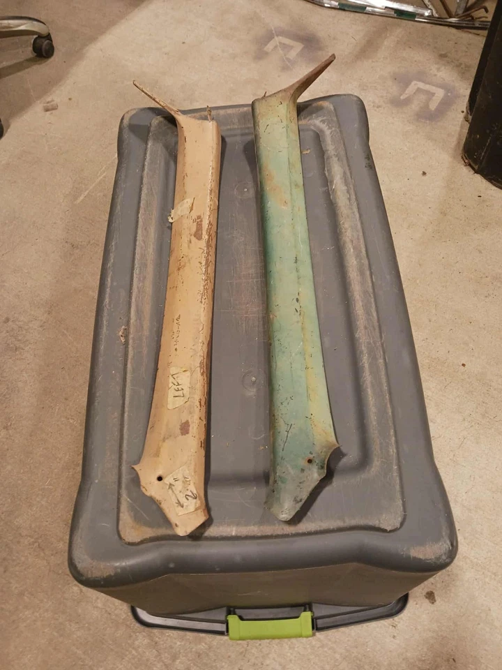 Chevy Impala Caprice 1971-1976 techo rígido pilares A moldura interior Foto 2 de 3