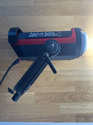 Aputure Light Storm 300d Mk II   Profi-LED Videolicht   Top Zustand
