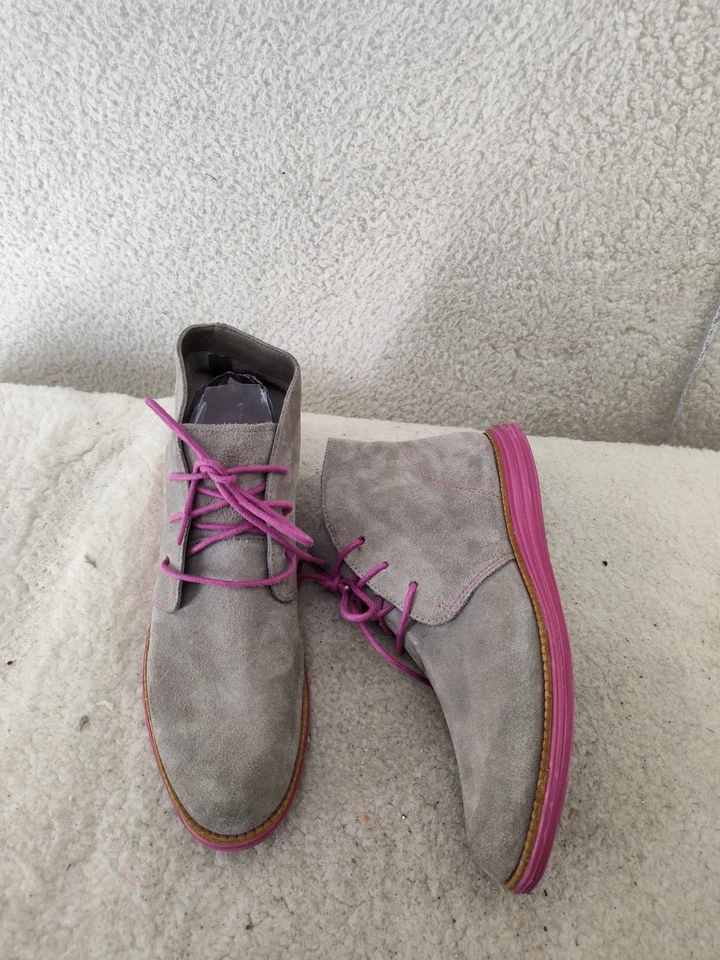 Cole Haan Mujeres Lunargrand Chukka Botas 8 1/2B Gris Gamuza Zapatos al Tobillo con Cordones Foto 4 de 4