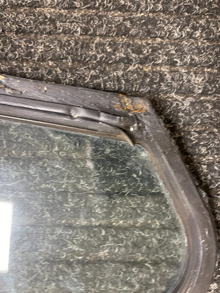 1985 1986 1987 JAGUAR XJ6 DRIVER LEFT REAR QUARTER WINDOW GLASS OEM - Image 3 of 3
