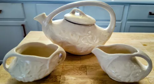 McCoy Daisy Matte White Teapot Cream & Sugar 40's Vintage Mid Century Set