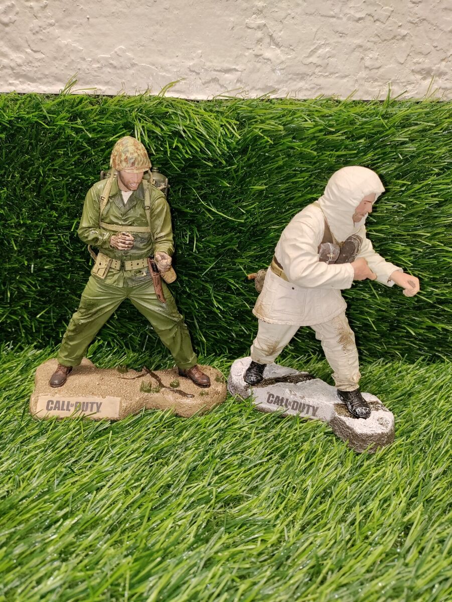 2 Call of Duty World At War Figure Soldier Statues 2 Call of Duty World At War Figure Soldier Statues