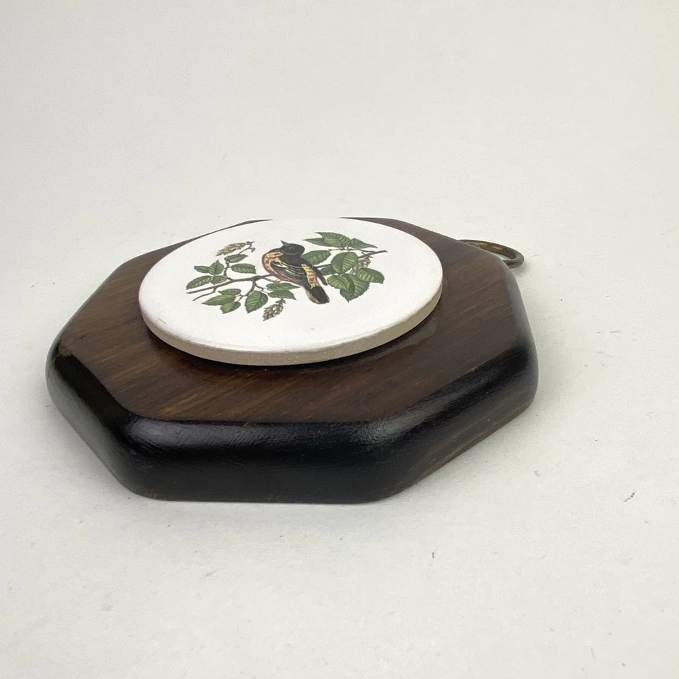 Vtg Wood Mount Framed Round White Tile Baltimore Oriole Bird Wall Plaque Decor - Image 3 of 4