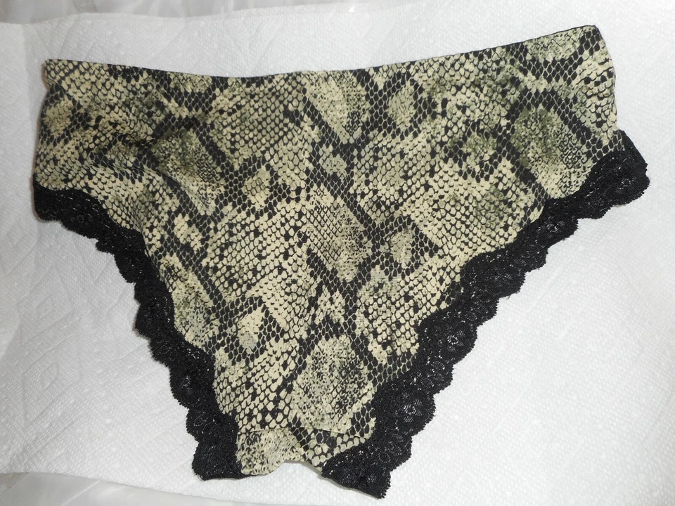 Frederick's of Hollywood Cheerie Boyshorts Snake Skin SMALL/P/CH Sold Separate - Image 4 of 4