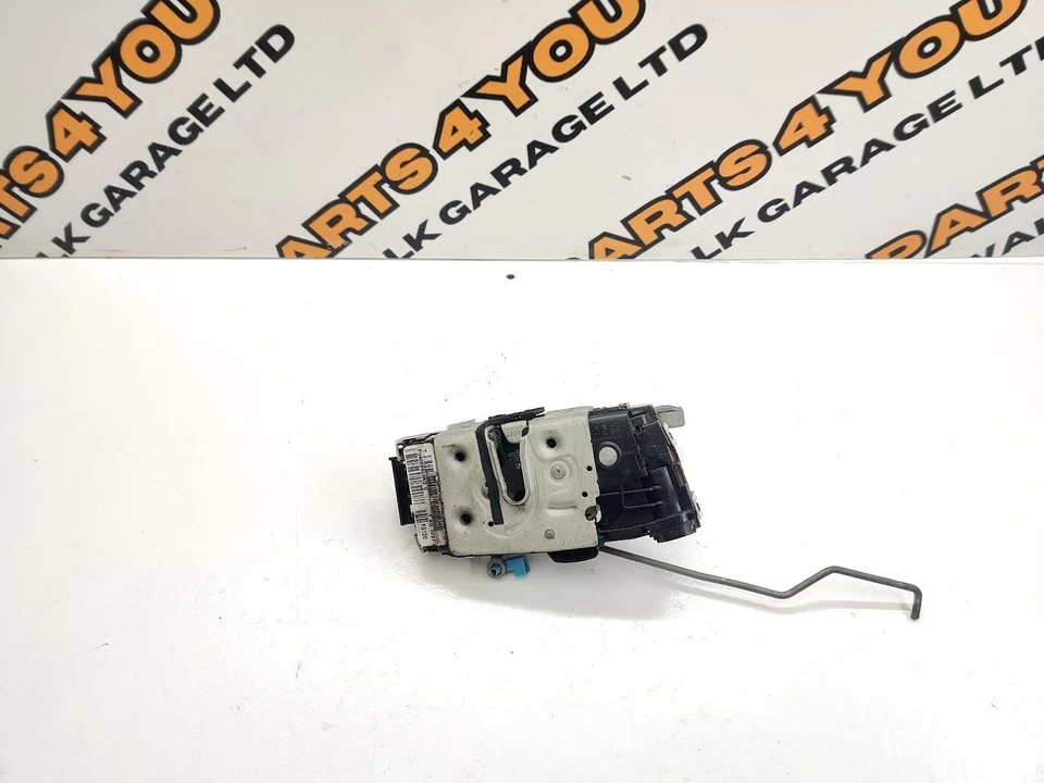 2008 DODGE NITRO 2.8 CRD LEFT FRONT DOOR LOCK LATCH 04589469AD - Image 4 of 4