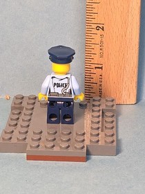 LEGO City Minifig cty0633 - Prison Island Chief - Light Scratches/No Cracks