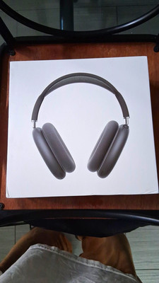 AirPods Max Black Over-Ear Bluetooth Headphones Headband - Used