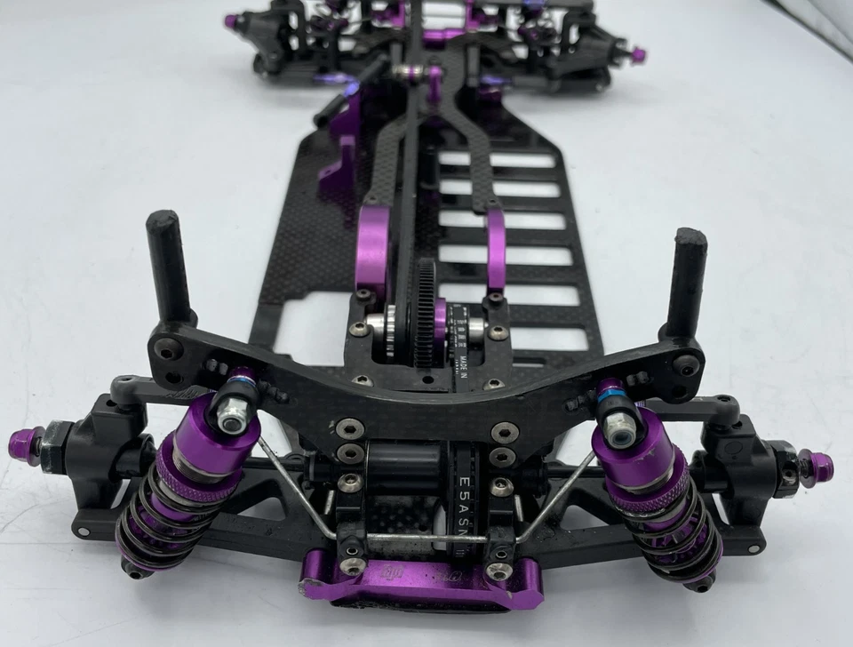 For parts HPI Cyclone carbon chassis only - Image 4 of 4