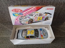 1:24th Scale Jeff Gordon Diecast Car By Action