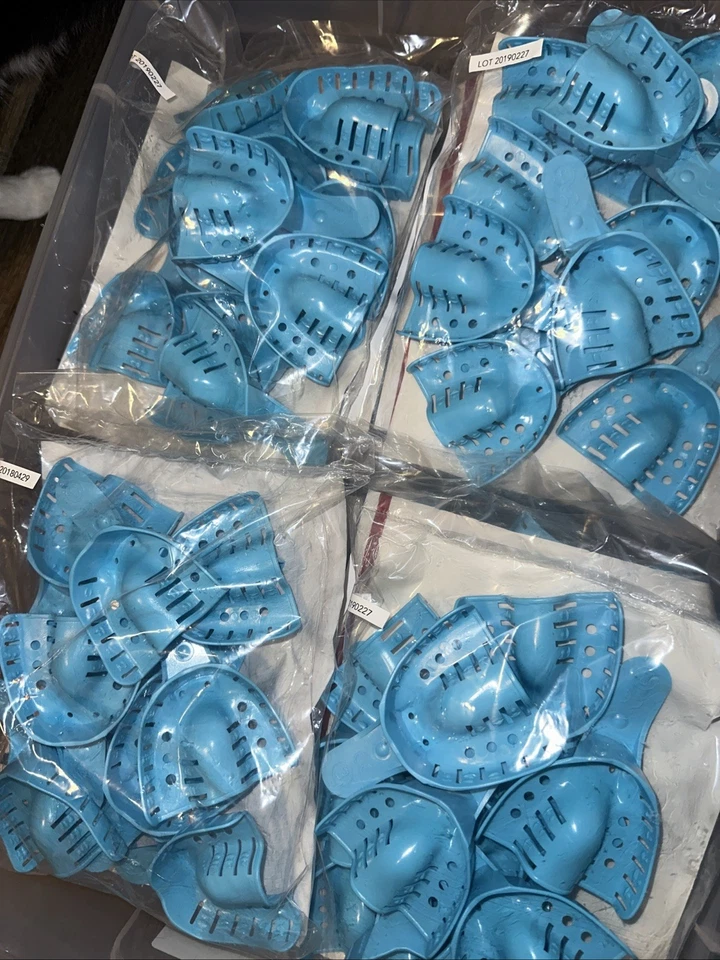 12 bandejas de impresión dental de plástico selladas Health-Tec #3 medio superior (50 x 60 mm) Foto 4 de 4