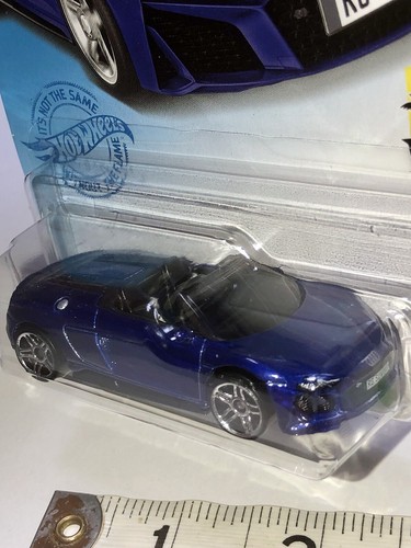 Audi R8 Spyder 2021 Hot Wheels sellado de fábrica - Imagen 2 de 8