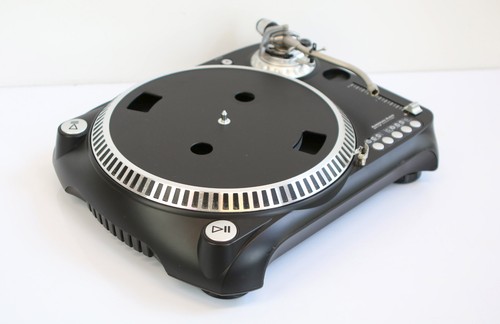 American Audio TTi 1.8 – Professioneller DJ-Plattenspieler. Schweres Gerät