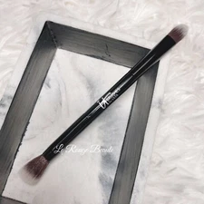 It Cosmetics doubled ended Concealer / Crease blending Brush eyeshadow brush 