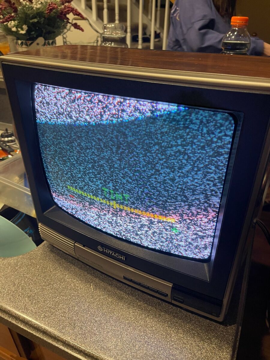 14 inch Hitachi Vintage Wood grain TV For video game Gamers 14 inch Hitachi Vintage Wood grain TV For video game Gamers