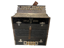 Vintage Akkordeon der Marke Sibylla - funktionstüchtig, benötigt fachmännisch...