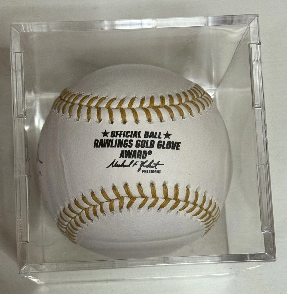 Jose Altuve Signed Autographed Official Gold Glove Baseball : BAS - Image 2 of 3