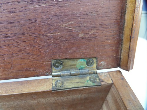 SMALL VINTAGE ANTIQUE OLD AUSTRALIAN TASMANIAN CEDAR & MYRTLE BOX - Picture 16 of 16