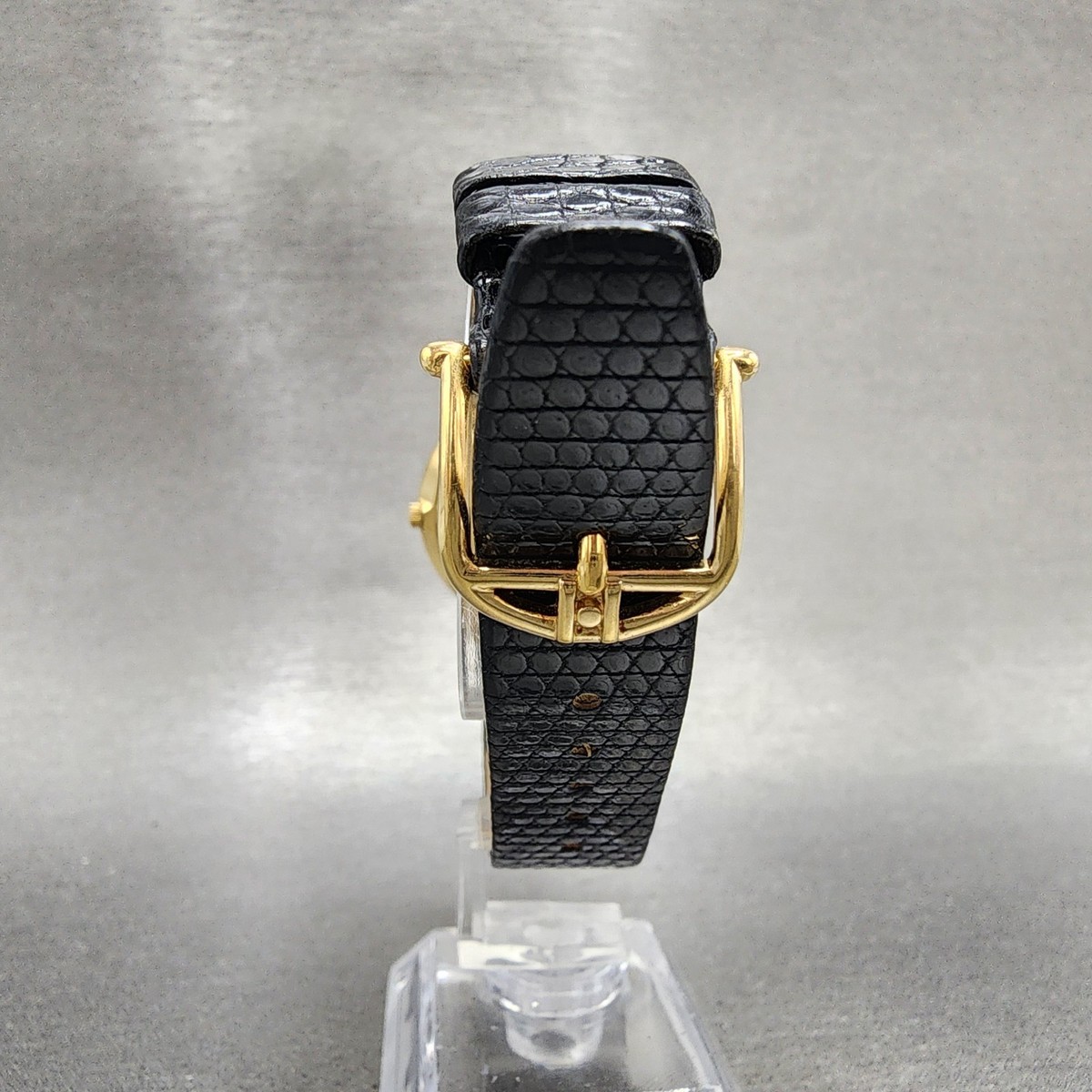 【新品電池】GUCCI 3000M ラウンド ゴールド ブラック アナログ Gucci 3000M Watch Men 33mm Black Dial Gold Plated Round
