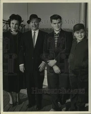 Press Photo Confederate Navy War Hero Captain Raphael Semmes with wife and sons