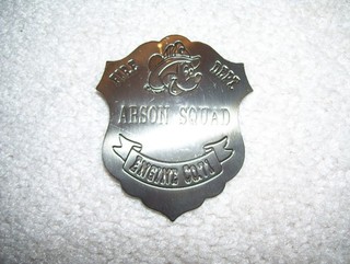 VINTAGE DISNEY FIRE DEPT ENGINE CO. 71 ARSON SQUAD TOY BADGE