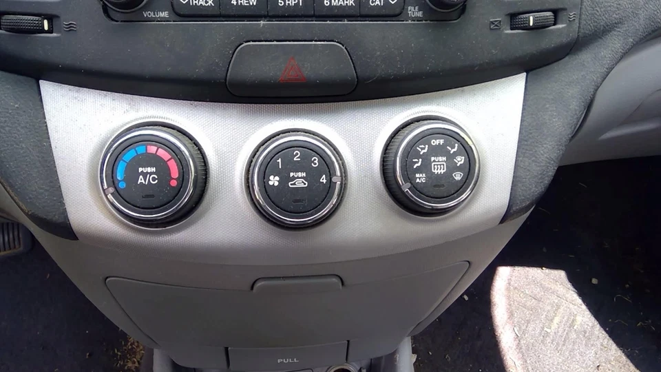 Motor de arranque usado se adapta a: Hyundai Elantra 2008 2,0 L AT grado A Foto 3 de 4