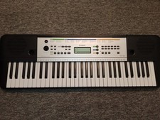 Yamaha YPT-255 Electronic Keyboard with Power Adapter