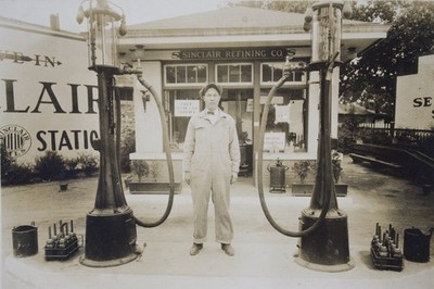 c 1920 Sinclair Refining Co Gas Station Pumps, Attendant Cabinet Card Photograph