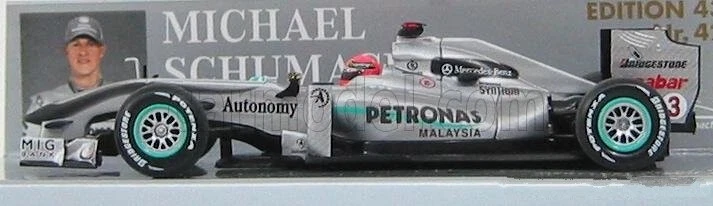 Minichamps 410100003 Mercedes MGPW01 Race Version 2010 Michael Schumacher 1/43 - Immagine 2 di 4