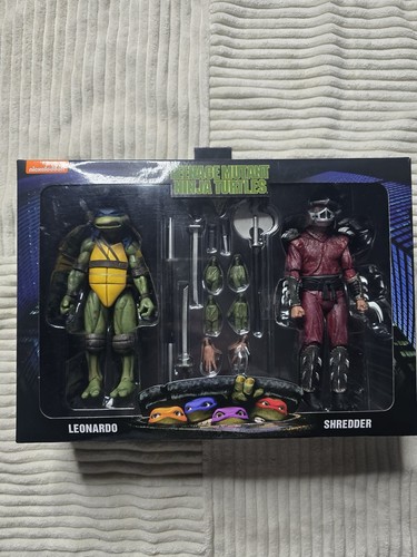 NECA Teenage Mutant Ninja Turtles (1990 Movie) Shredder vs Leo - Roof Top Battle