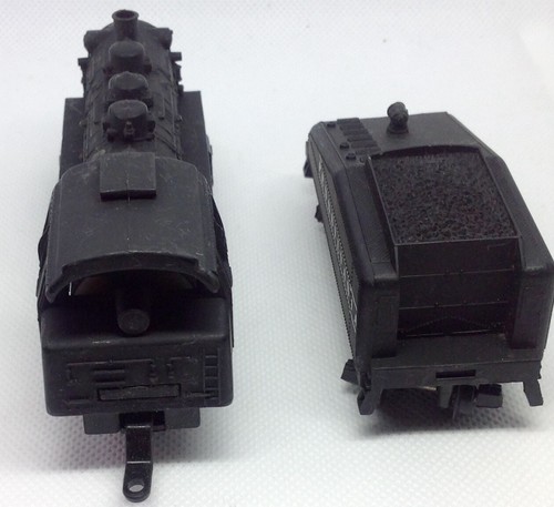 TYCO HO Locomotive Engine and Pennsylvania Tender - Picture 4 of 5