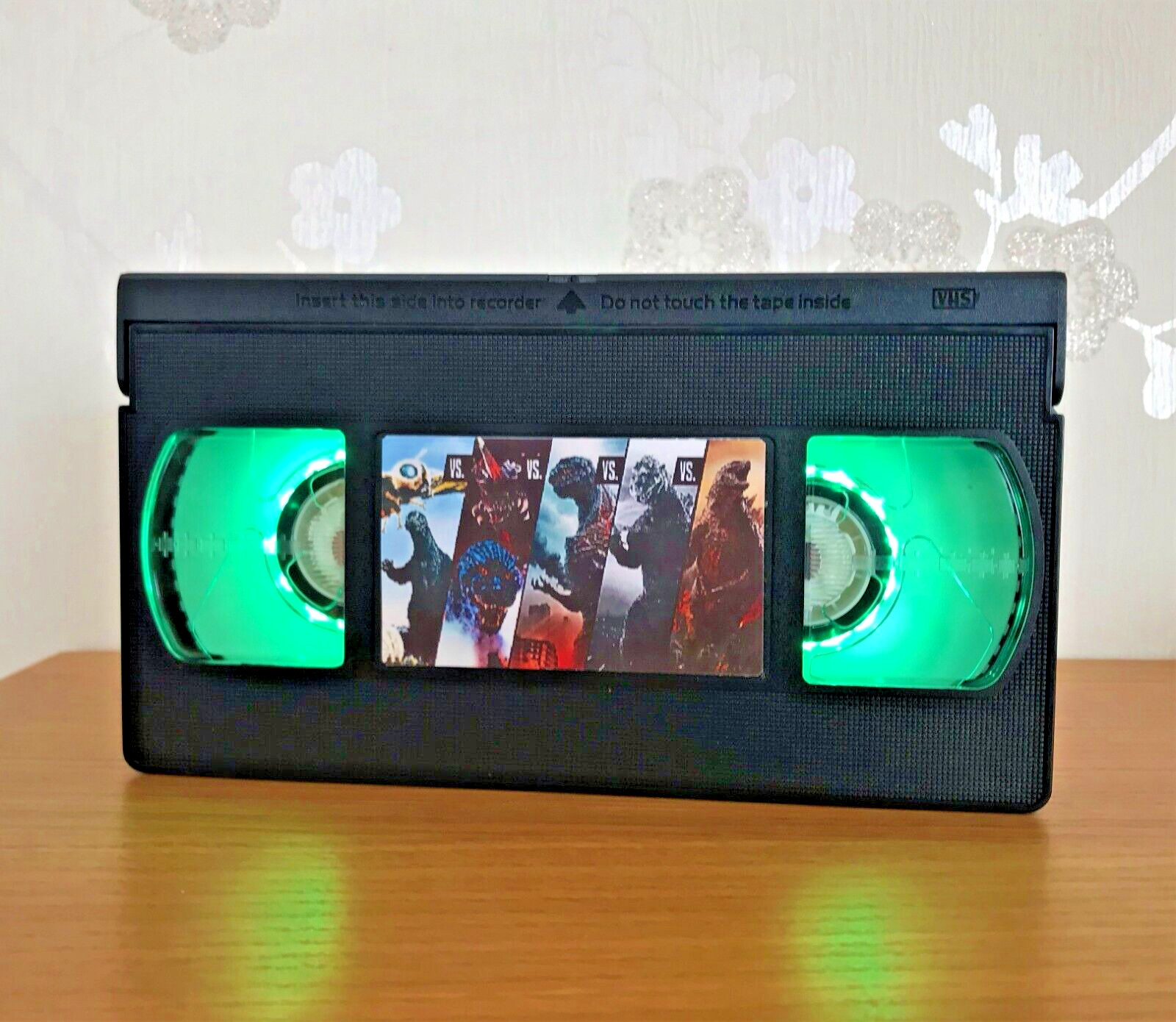 Godzilla Película Retro VHS LED Luz de Noche, Lámpara de Escritorio, PlayStation, Lámpara de Dormitorio 