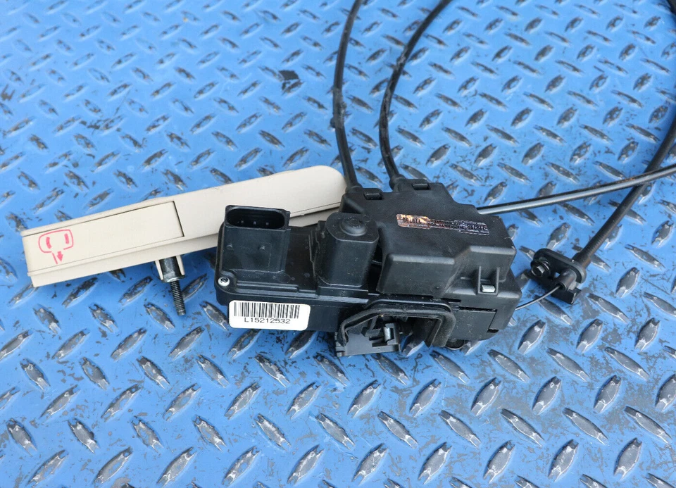 Chevrolet Corvette C6 2005-2013 puerta del conductor liberación cable pestillo bloqueo actuador Foto 2 de 4