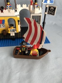 LEGO set 6267 Lagoon Lock-up VINTAGE PIRATES 100% complete w/ instructions