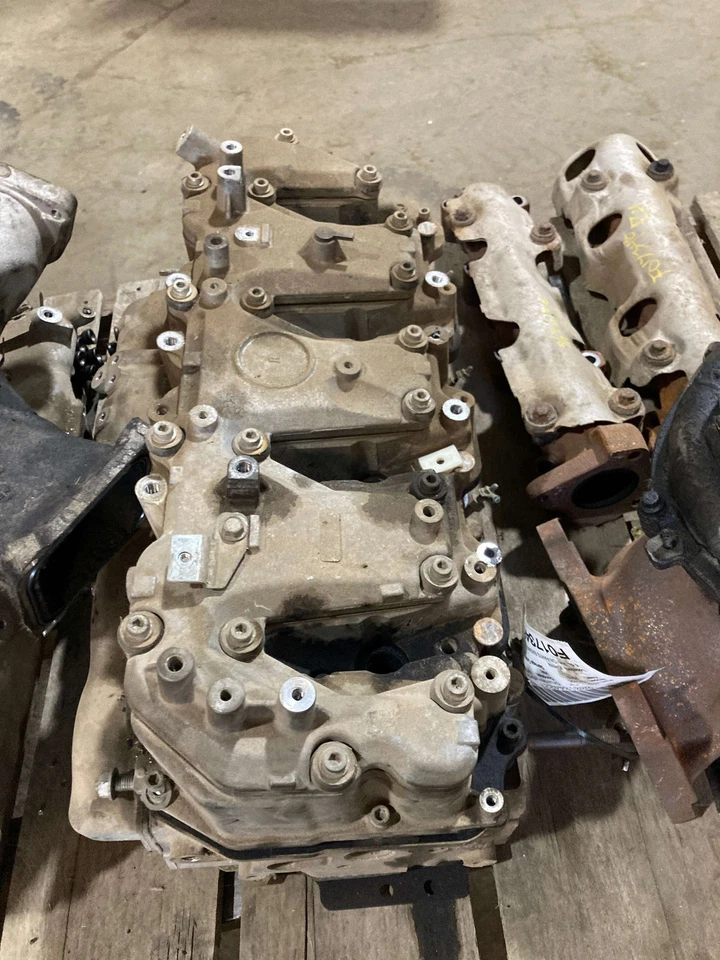Used Engine Cylinder Head fits: 2016 Chevrolet Silverado 2500 pickup 6.6 Grade B Foto 2 de 4