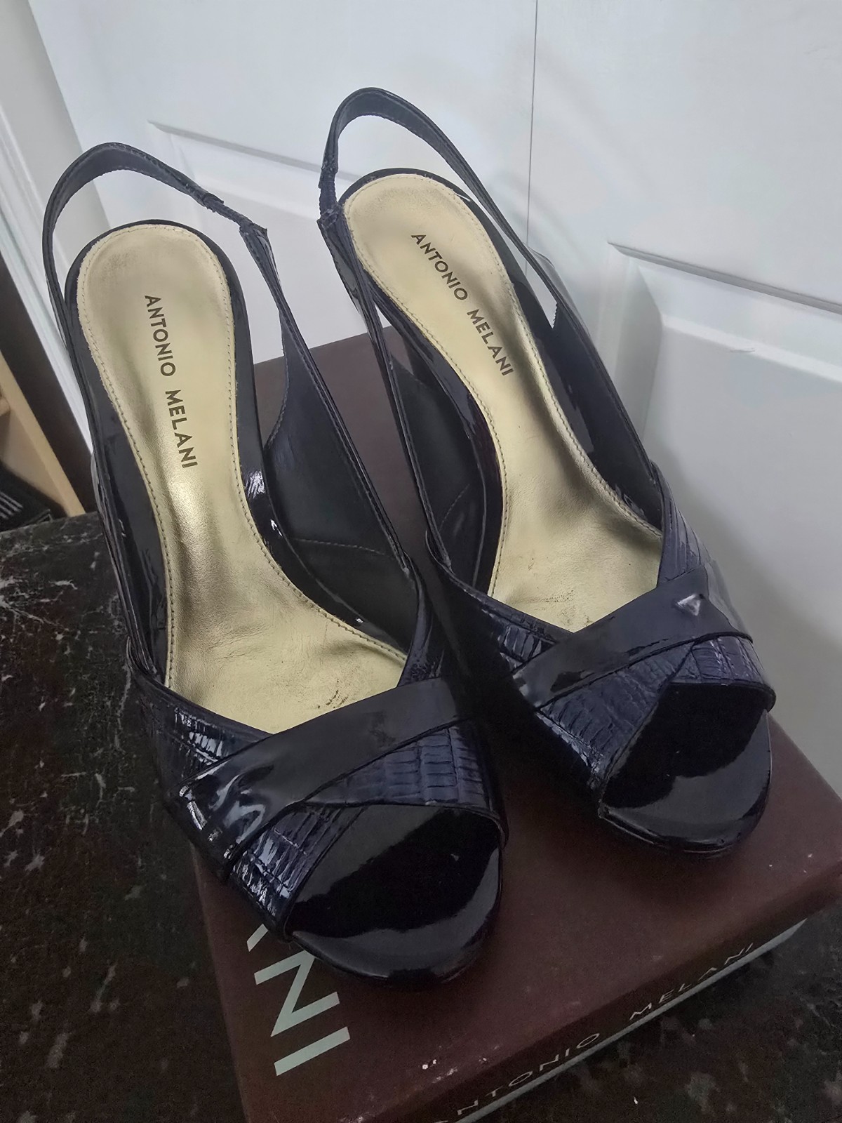 women heels size 8.5 medium navy blue sling back Antonio Melani
