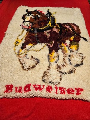 H1  /  Classic Budweiser Clydesdales Tapestry Horse Wall Hanging 38'' H x 27'' W