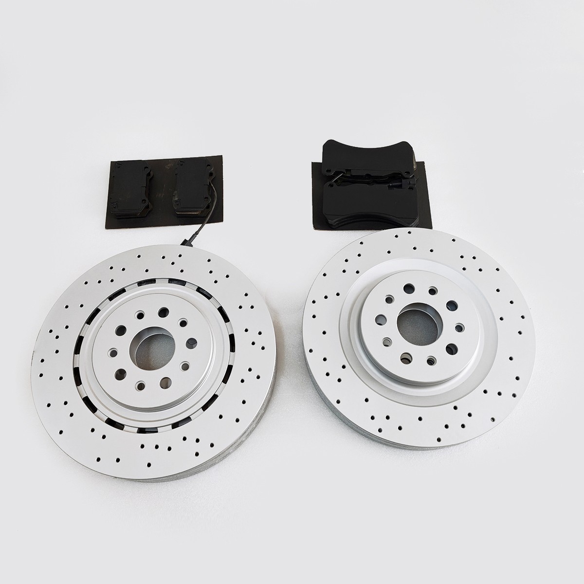 For Maserati Ghibli Quattroporte 17-21 Front & Rear Brake Pads & Rotors Kit US