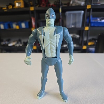  TIGERSHARKS  MAKO 1986 Action Figure works great. vintage telepix clean