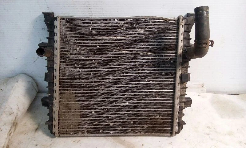Radiador auxiliar audi q7 11-15 Foto 2 de 4
