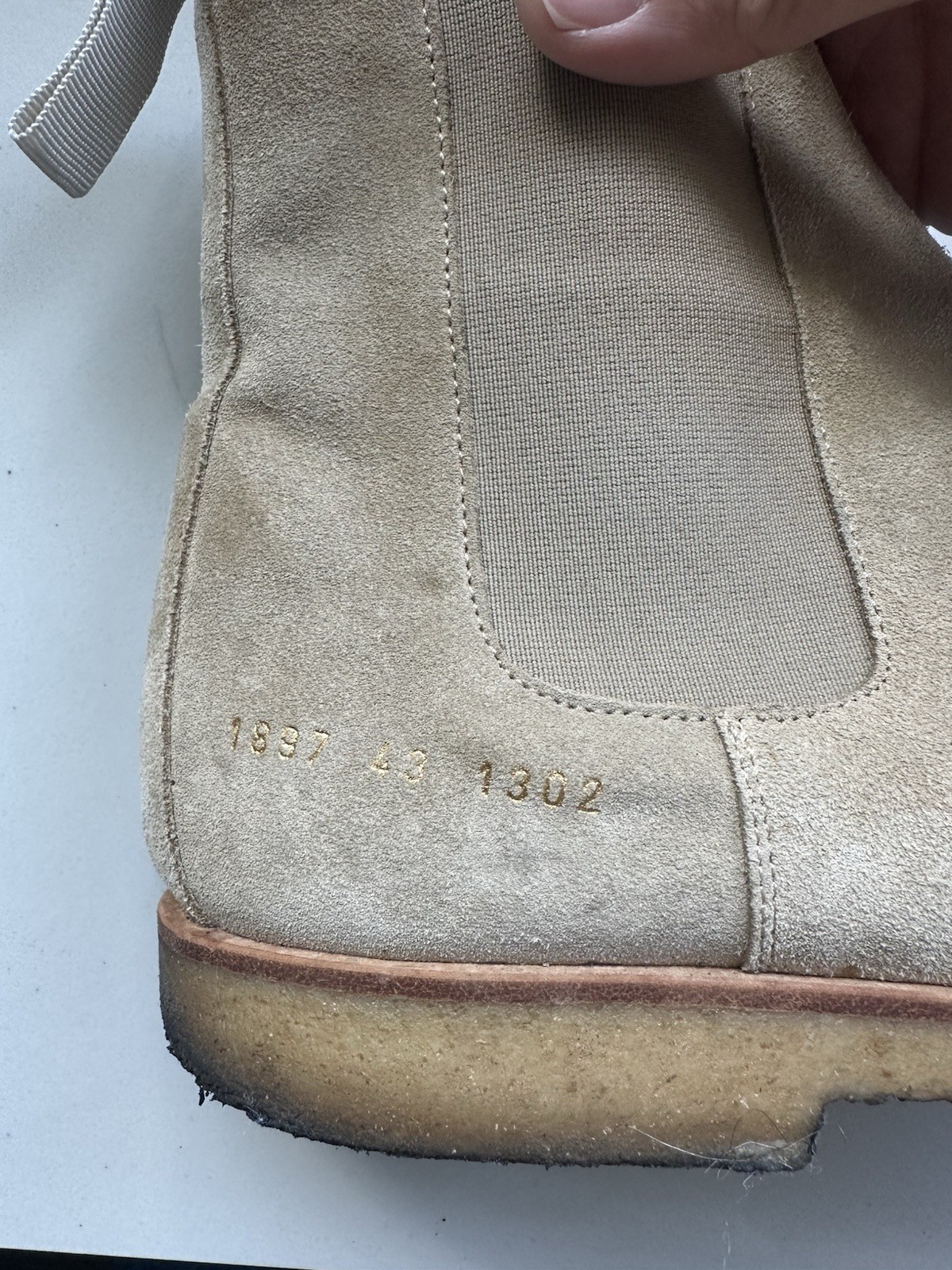 SAOLA Stivali Chelsea Common Projects taglia EU43 beige scamosciati suola crepe