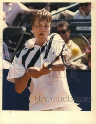1991 Press Photo Magnus M. Larsson of Sweden plays River Oaks ACI tennis finals