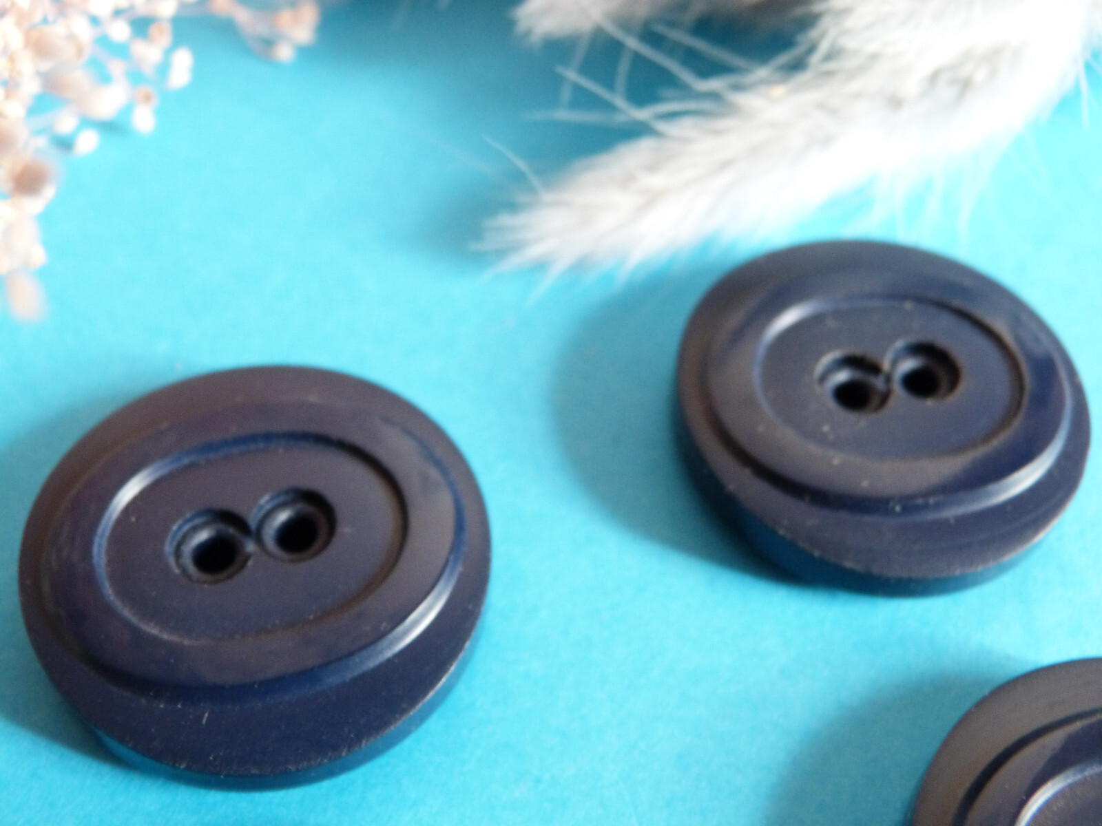 1059B Stunning Buttons 