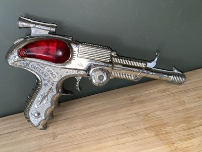 BCM - Space Outlaw Atomic Ray Cap Gun 1950s England Diecast